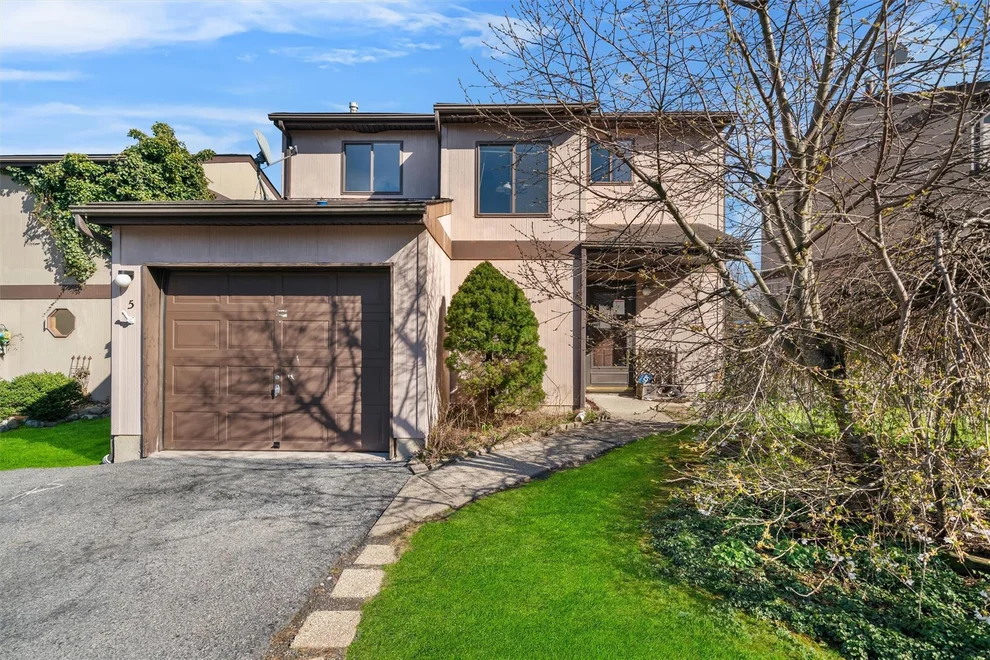 Unit for sale at 5 Fitzherbert Mews, Wallkill, NY 10940
