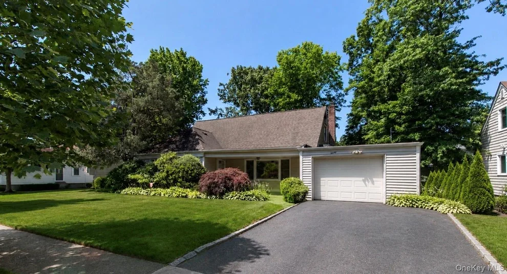 Unit for sale at 20 RAMSEY Road, North Hempstead, NY 11023