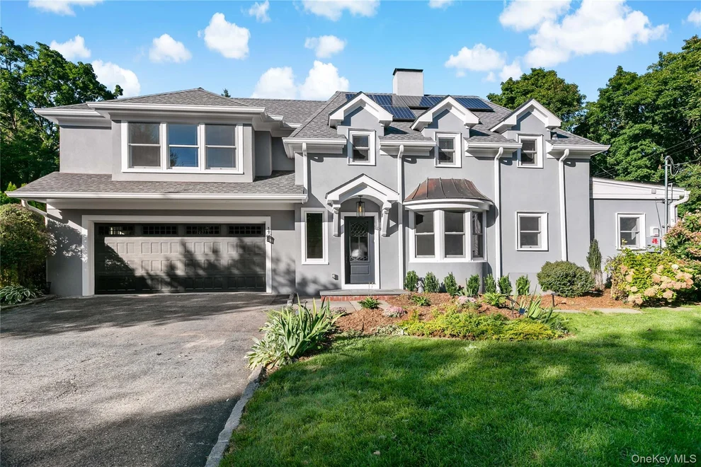Unit for sale at 1 Stoneleigh Close, Greenburgh, NY 10583