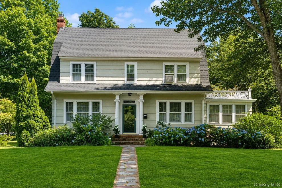 Unit for sale at 1 S Lakeview Avenue, Islip, NY 11718