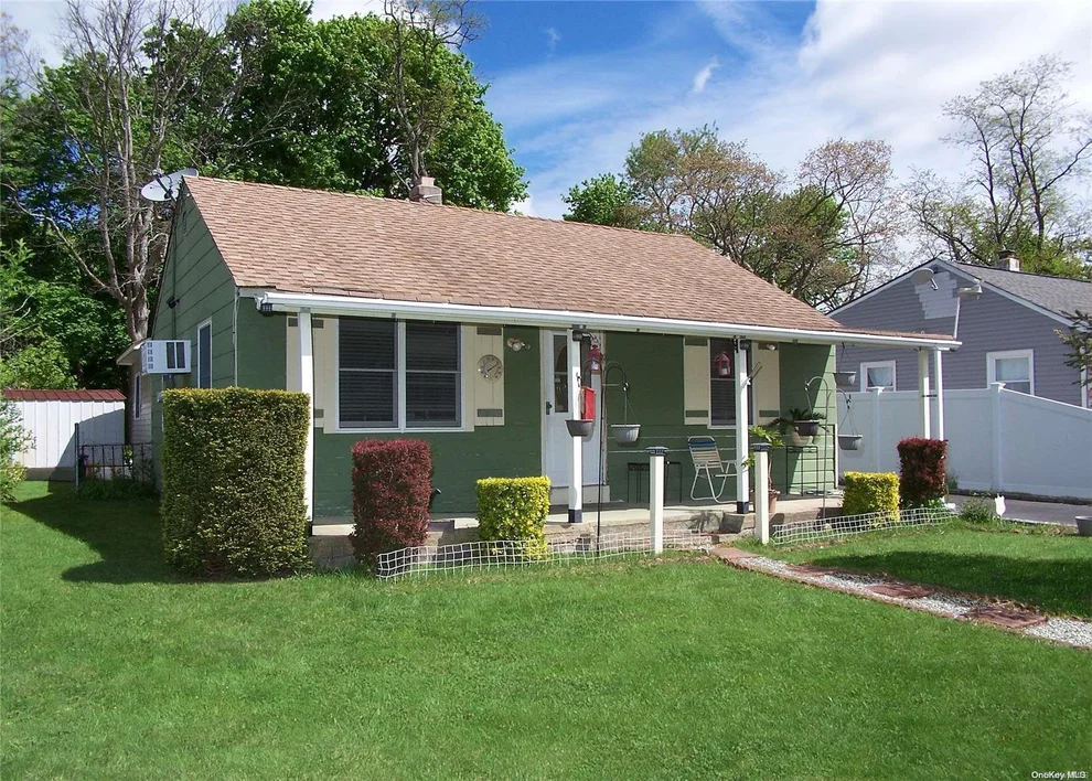 Unit for sale at 70 E Halley Lane, Islip, NY 11722