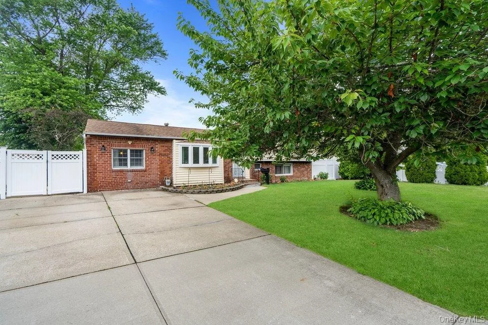 Unit for sale at 282 W 22nd Street, Babylon, NY 11729