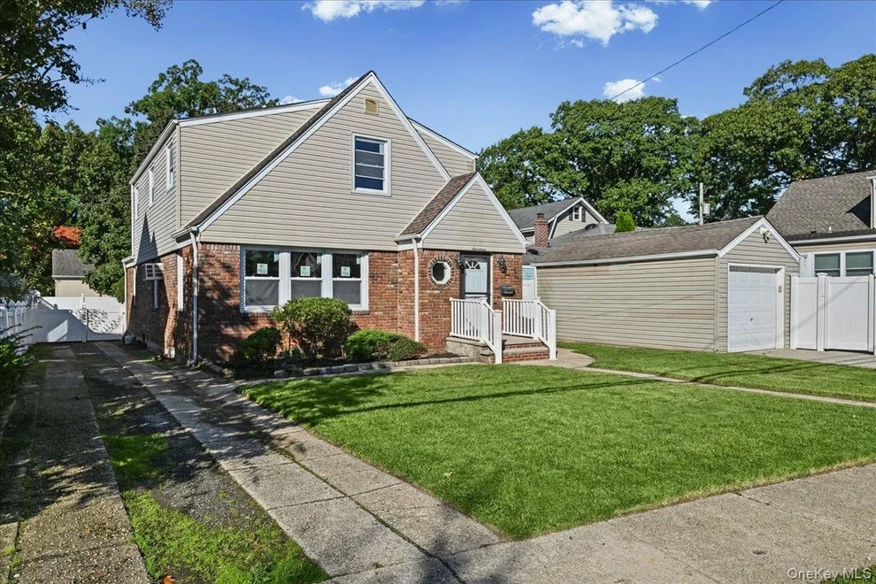 Unit for sale at 17 President Street, Hempstead, NY 11563
