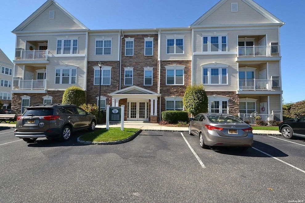 Unit for sale at 527 Saxton Court, Islip, NY 11722