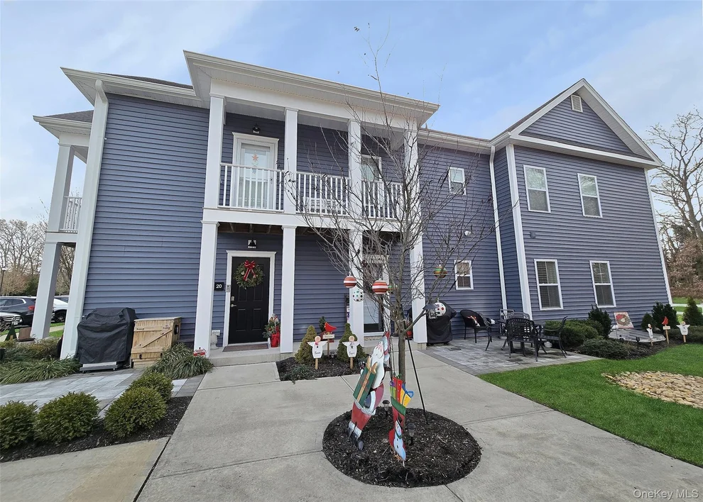 Unit for sale at 20 Bayard Drive, Islip, NY 11730