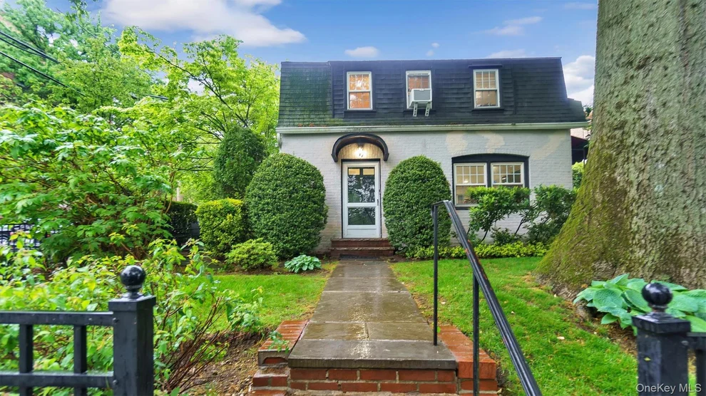 Unit for sale at 19 Barstow Road, North Hempstead, NY 11021