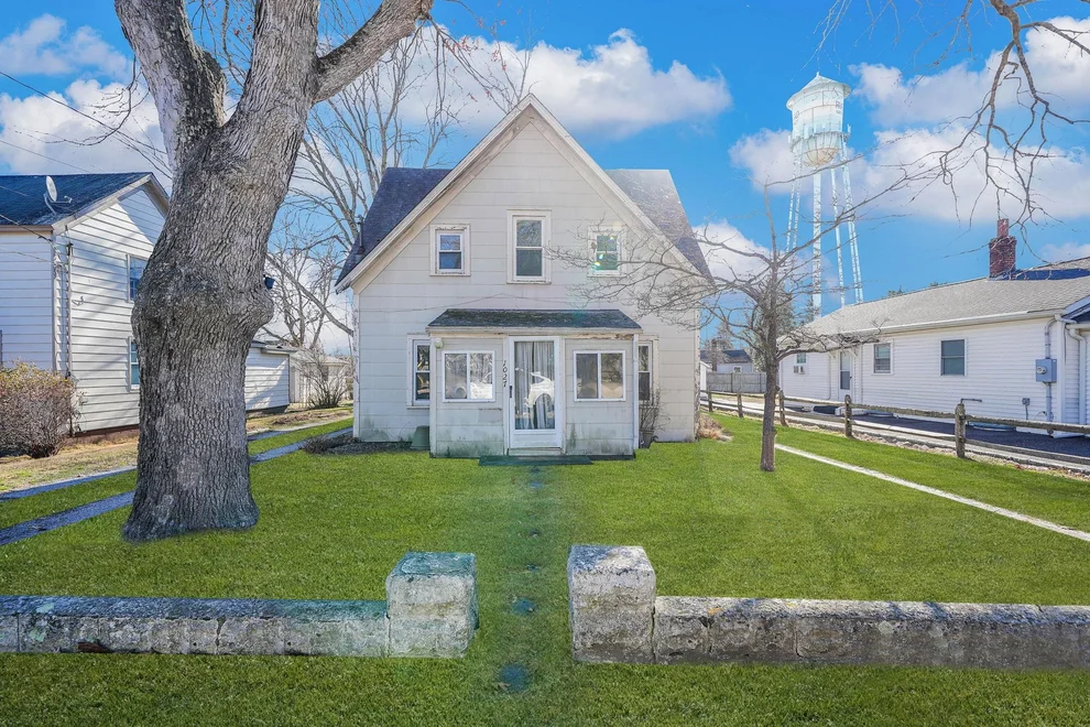 Unit for sale at 1027 West Street, Riverhead, NY 11901