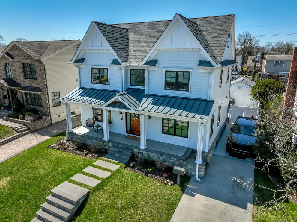 Unit for sale at 43 Pembrook Drive, North Hempstead, NY 11501