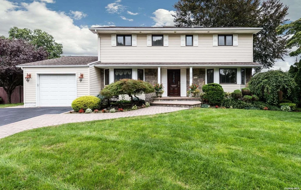 Unit for sale at 20 Westchester Avenue, Oyster Bay, NY 11753