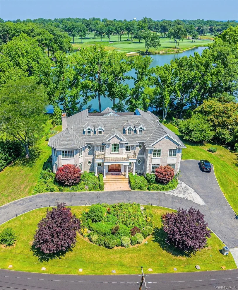 Unit for sale at 17 lake Road, North Hempstead, NY 11020
