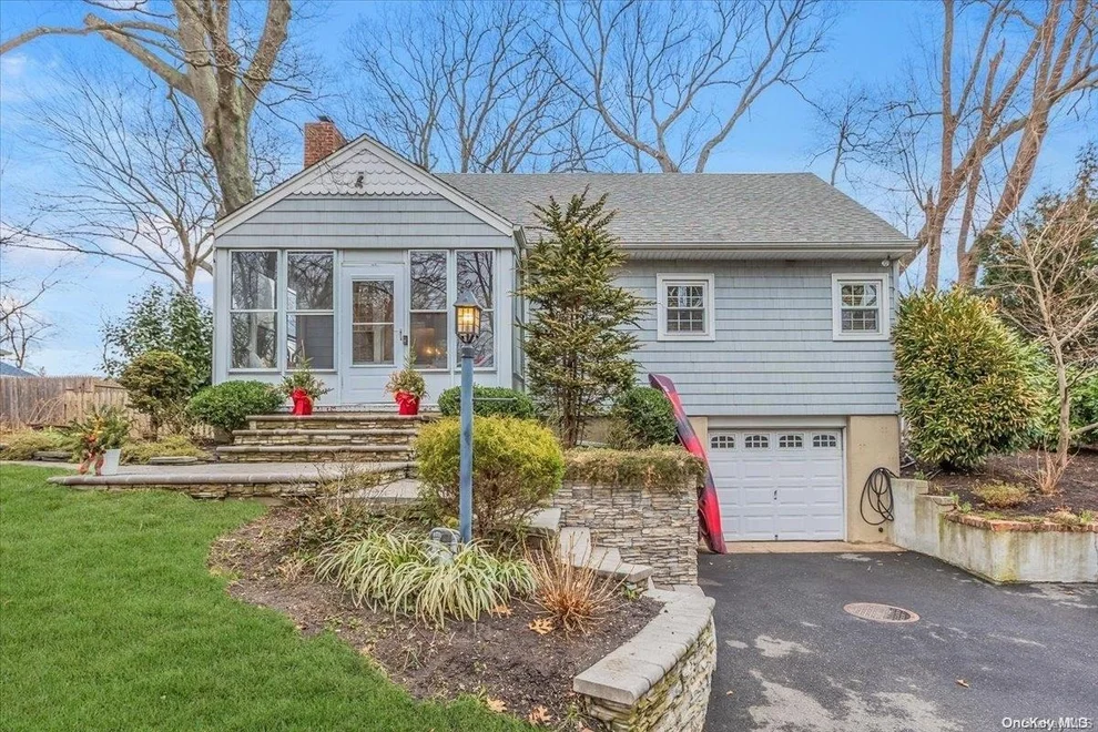 Unit for sale at 160 Mill Dam Road, Huntington, NY 11721
