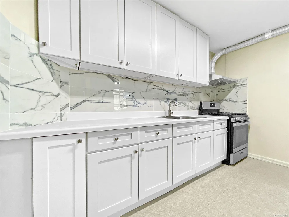 Unit for sale at 84-19 51st Ave, Elmhurst, NY 11373