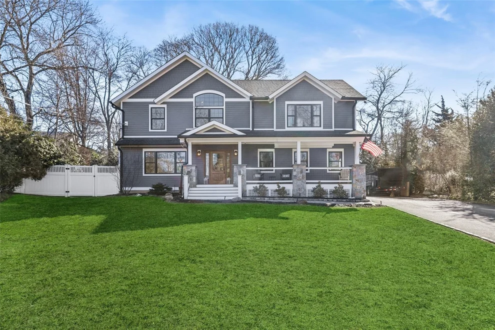 Unit for sale at 9 Drake Place, Huntington, NY 11768
