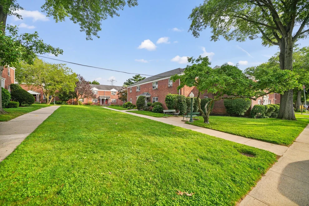 Unit for sale at 520 Tuckahoe Road, Yonkers, NY 10710