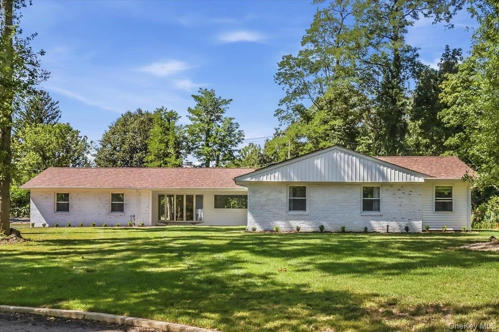 Unit for sale at 9 Empire Court, Huntington, NY 11746