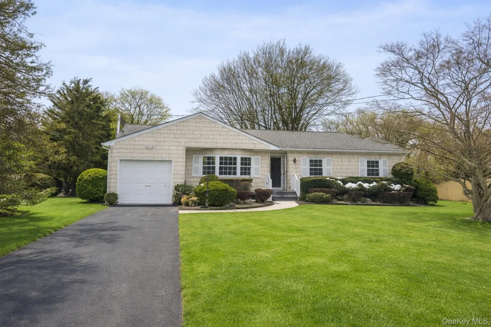 Unit for sale at 107 E Woodside Avenue, Brookhaven, NY 11772