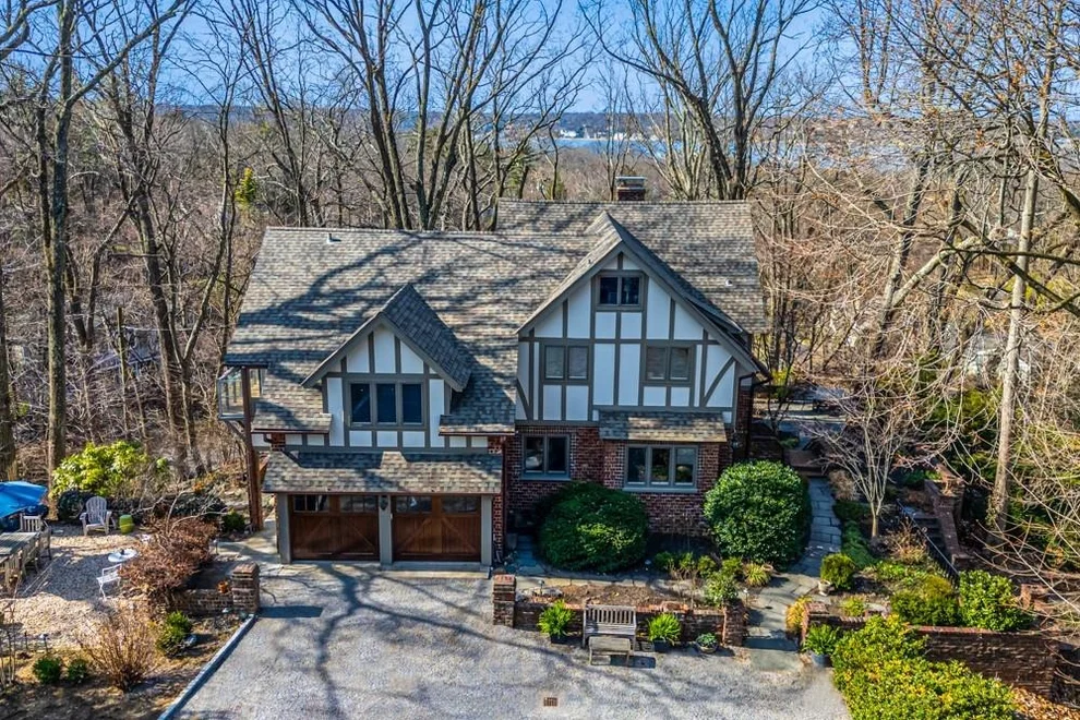 Unit for sale at 10 Woodland Place, North Hempstead, NY 11050
