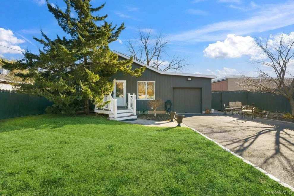 Unit for sale at 9 Lynch Street, Huntington, NY 11746
