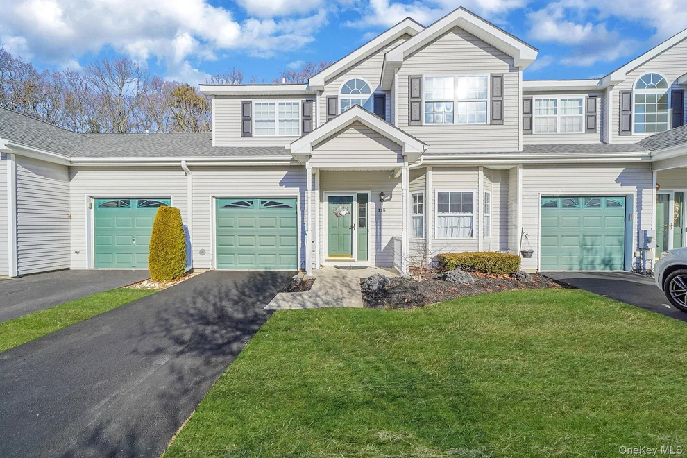 Unit for sale at 115 Willow Wood Drive, Islip, NY 11769