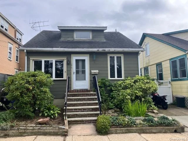 Unit for sale at 233 8th Avenue, Oyster Bay, NY 11579