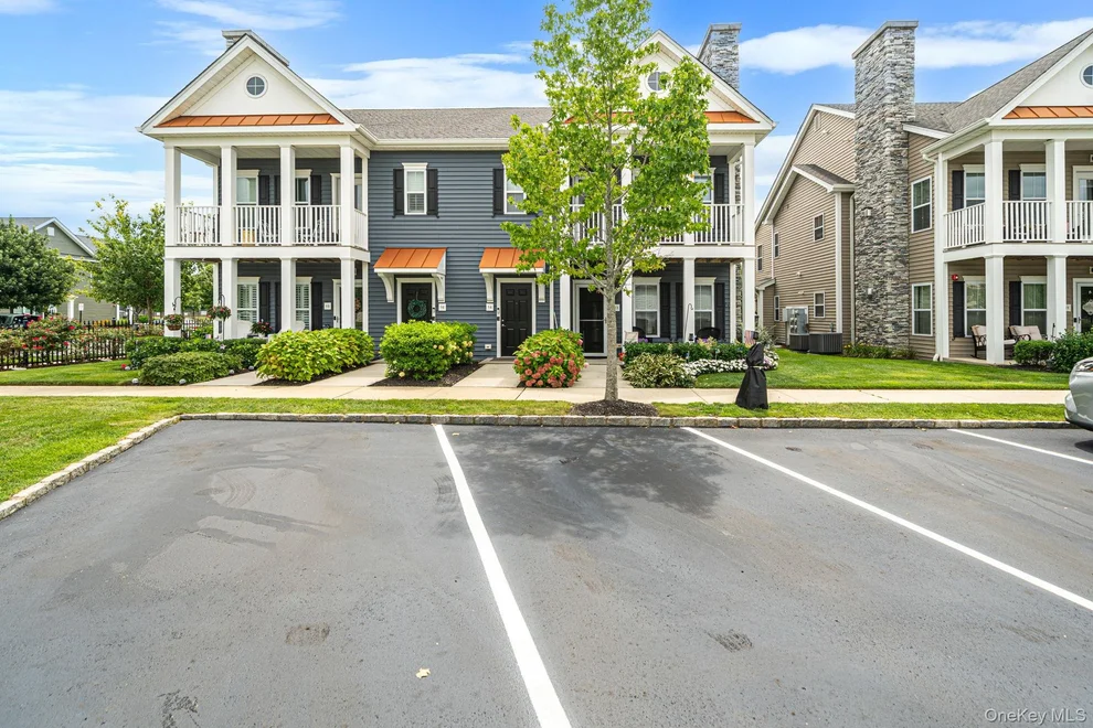 Unit for sale at 14 Park Drive S, Islip, NY 11730
