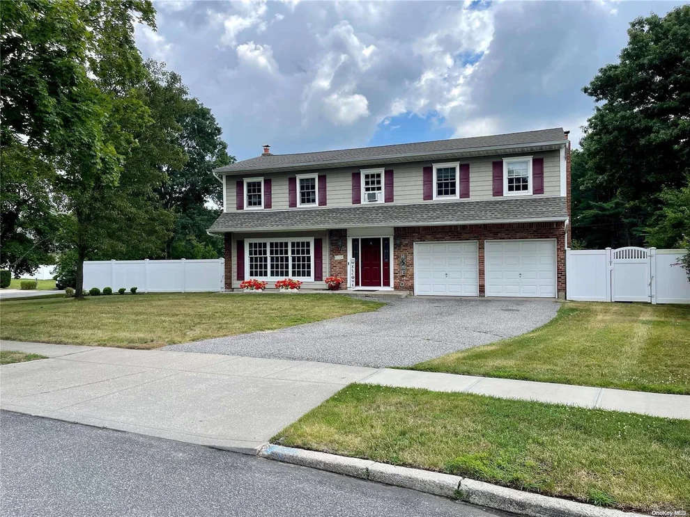Unit for sale at 1 Washington Boulevard, Smithtown, NY 11787