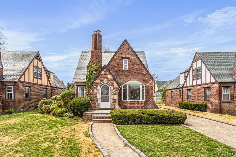 Unit for sale at 112 New Hyde Park Road, Hempstead, NY 11530
