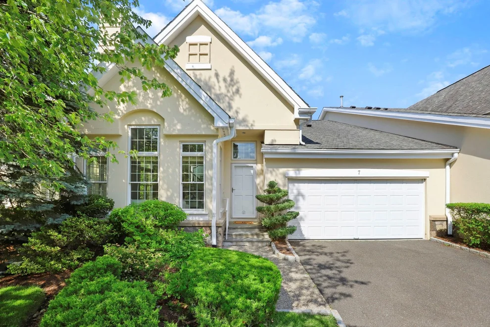 Unit for sale at 7 Doral Greens Drive E, Rye Town, NY 10573