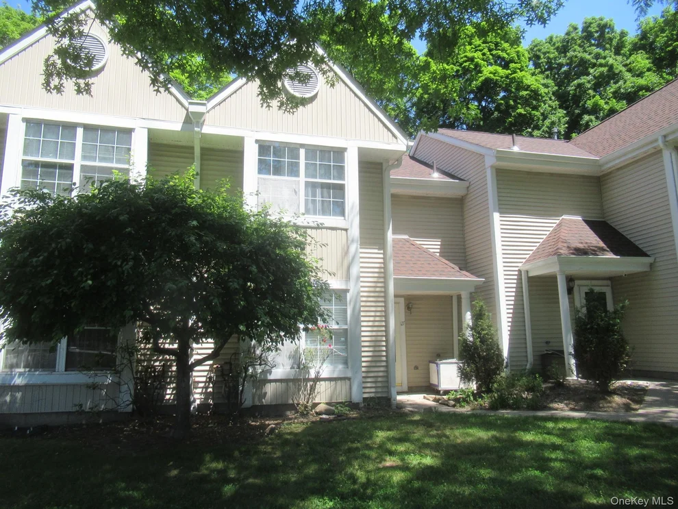 Unit for sale at 127 Creekside Circle, Ramapo, NY 10977
