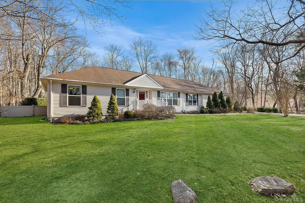 Unit for sale at 17 Cove View Road, Southampton, NY 11963