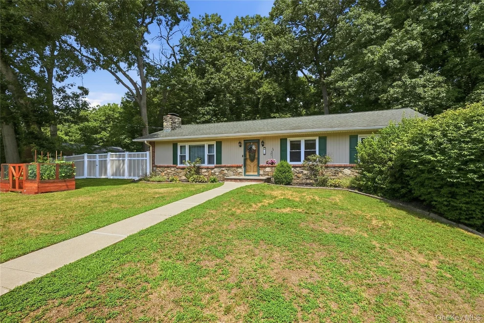 Unit for sale at 26 Garden Drive, New Windsor, NY 12553