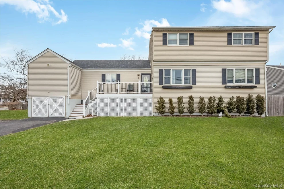 Unit for sale at 15 Bingham Place, Babylon, NY 11701