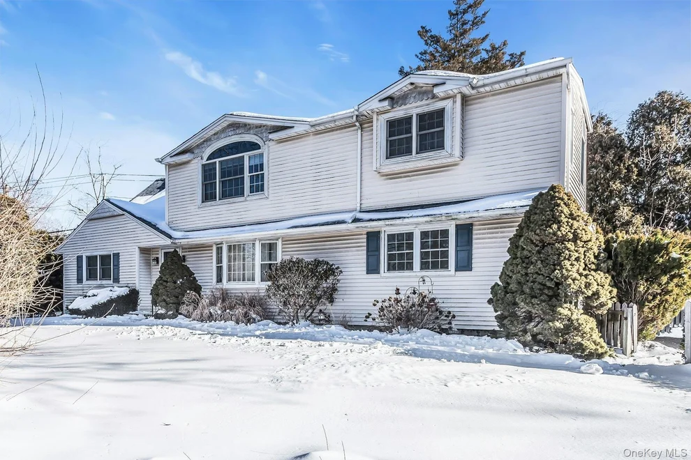 Unit for sale at 1 Towne Court, Huntington, NY 11747