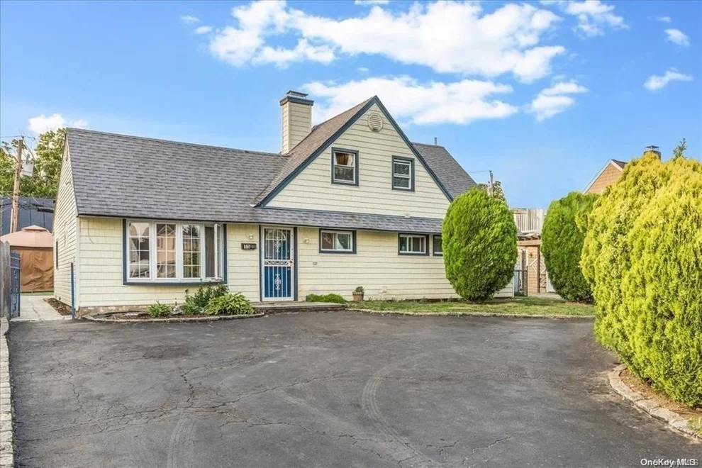 Unit for sale at 15 Marksman Lane, Hempstead, NY 11756
