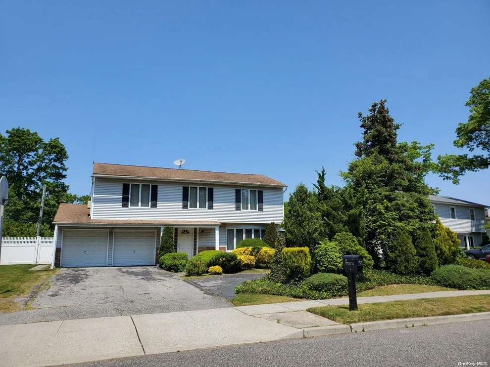 Unit for sale at 9 Sandra Drive, Smithtown, NY 11788