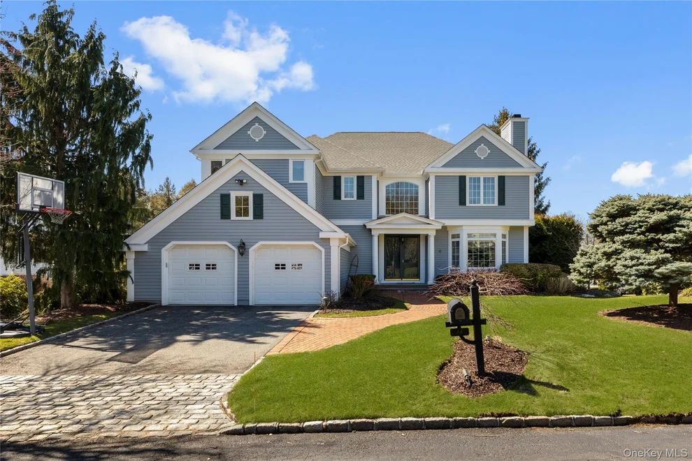Unit for sale at 14 Meadow Lane, North Hempstead, NY 11030