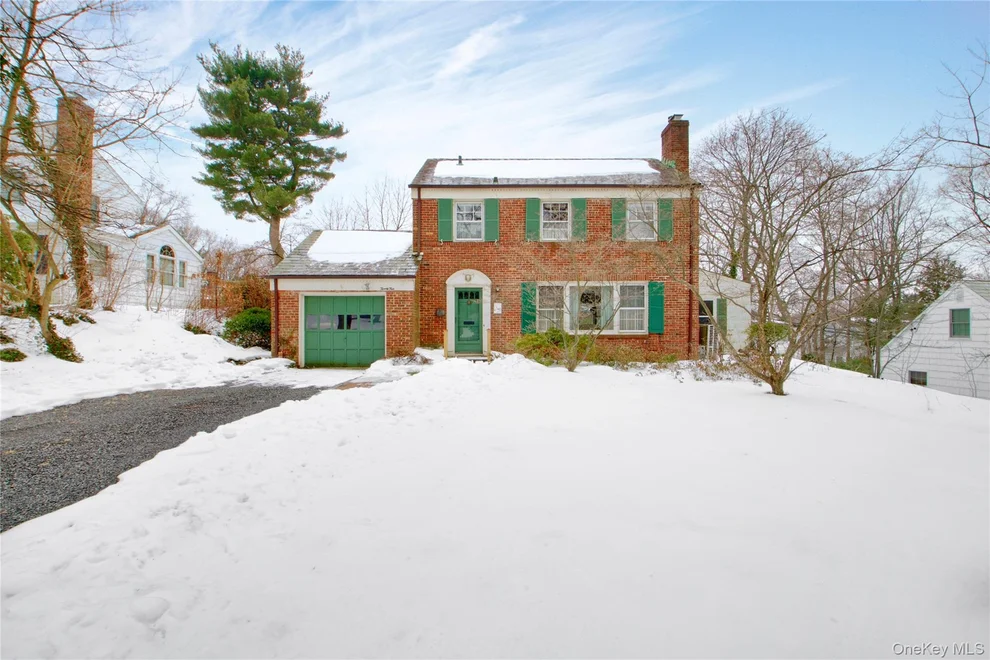 Unit for sale at 24 Orchard Farm Road, North Hempstead, NY 11050