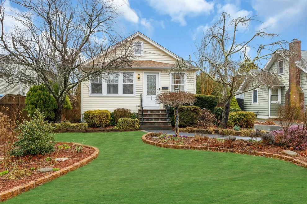 Unit for sale at 81 Roosevelt Avenue, Islip, NY 11782