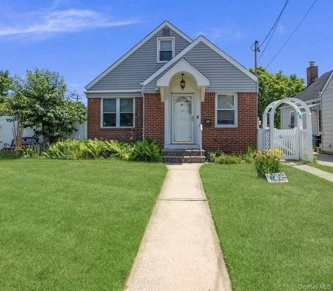 Unit for sale at 149 Arlington Street, North Hempstead, NY 11501