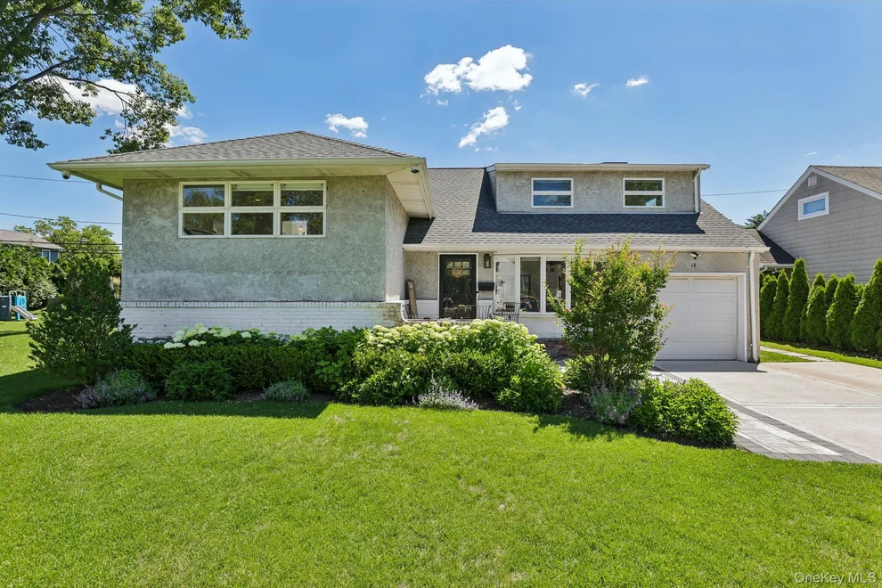 Unit for sale at 14 Griffin Lane, North Hempstead, NY 11596