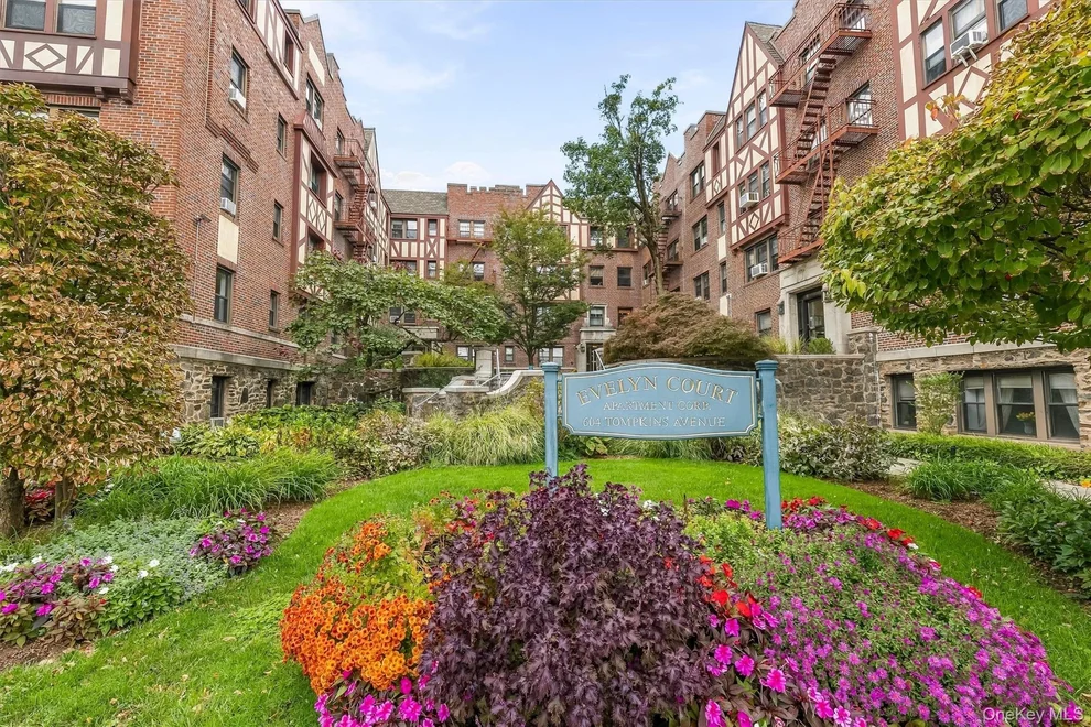 Unit for sale at 604 Tompkins, Mamaroneck, NY 10543