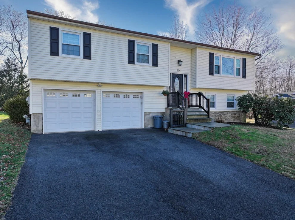Unit for sale at 114 Shelly Court, Cornwall, NY 12518