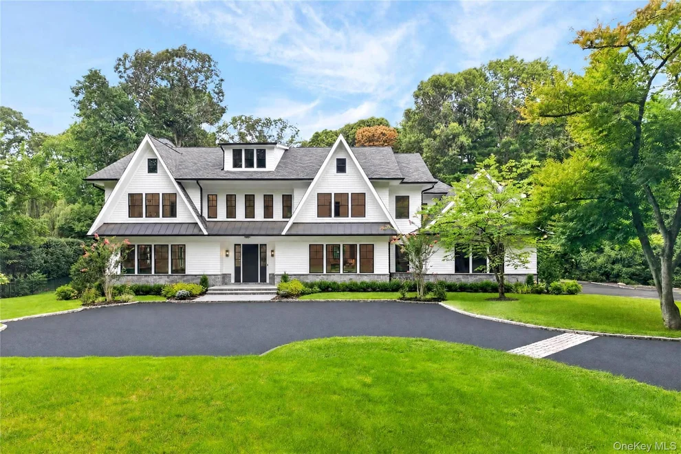 Unit for sale at 63 Fruitledge Road, Oyster Bay, NY 11545