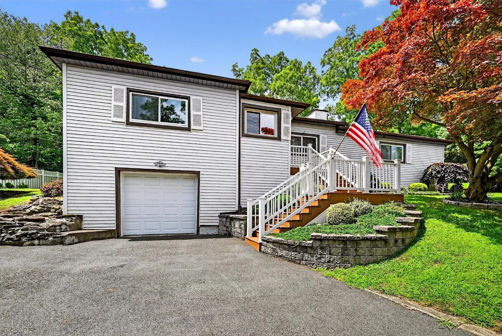 Unit for sale at 299 Riley Road, New Windsor, NY 12553