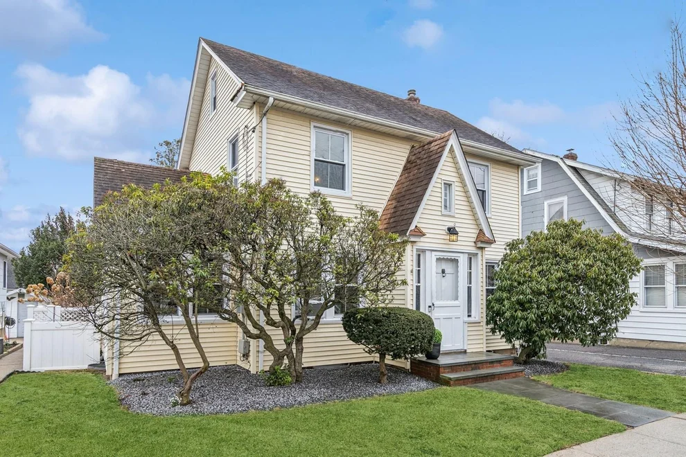 Unit for sale at 115 Wheeler Avenue, North Hempstead, NY 11501