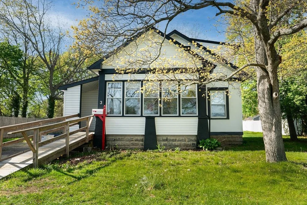 Unit for sale at 3 Adams Road, Islip, NY 11722