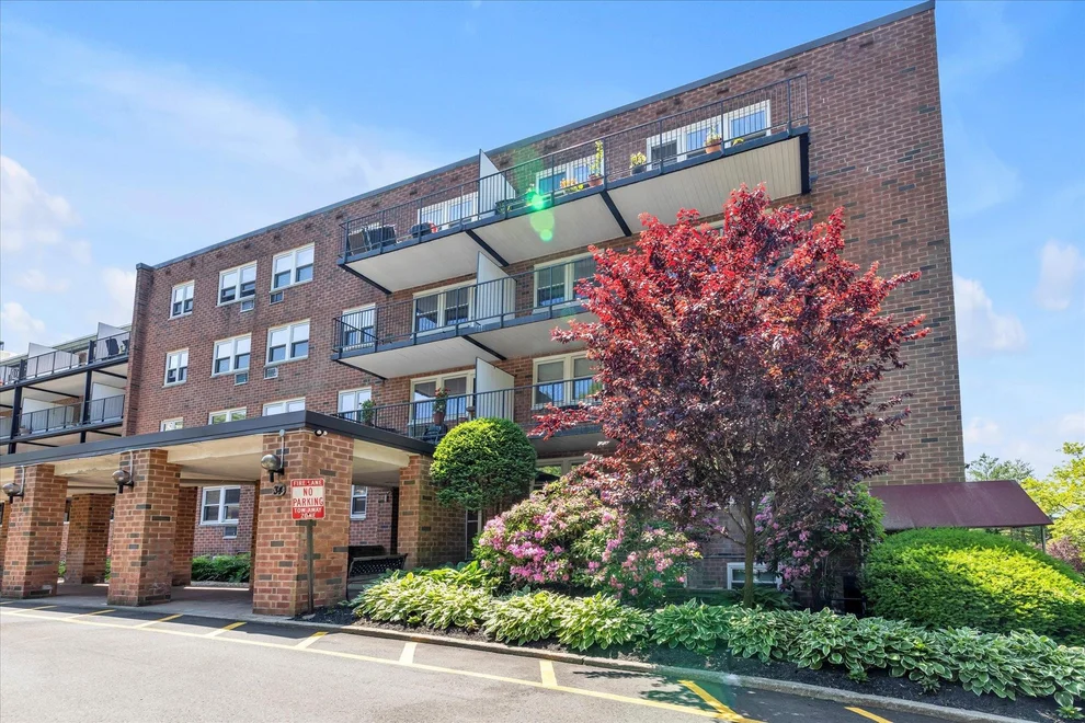 Unit for sale at 34 Pearsall Avenue, Glen Cove, NY 11542