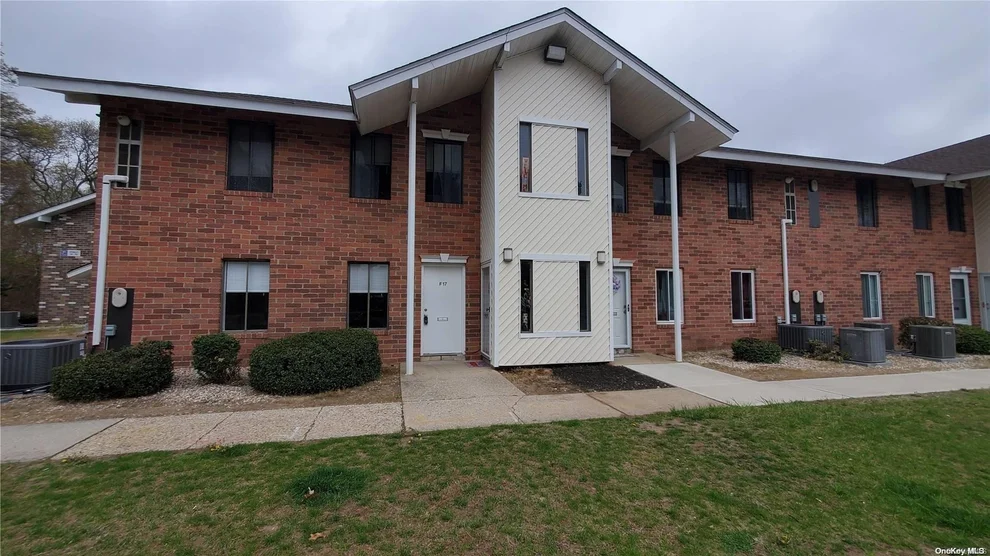 Unit for sale at 17 Fargo Ct, Brookhaven, NY 11727