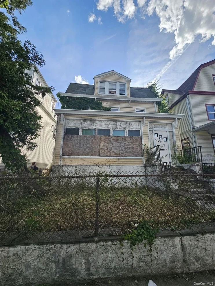 Unit for sale at 328 S 1st Avenue, Mount Vernon, NY 10550