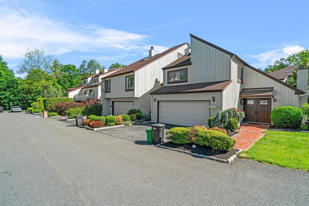 Unit for sale at 6 Chippewa Court, Ramapo, NY 10901